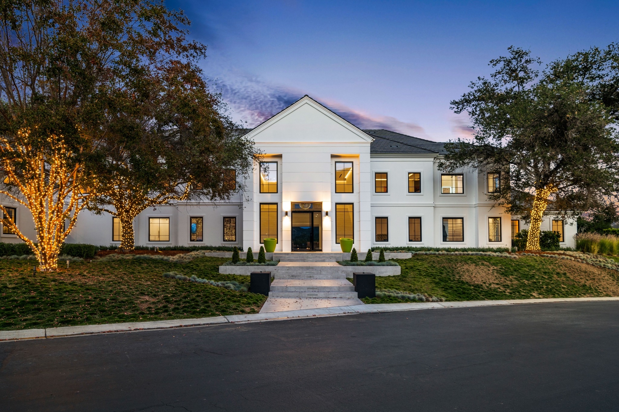 Completed front elevation of the Ladbroke Way residence at dusk